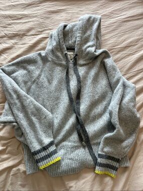 Pringle of Scotland x H&M - Gray Hooded Sweater with Striped Cuffs